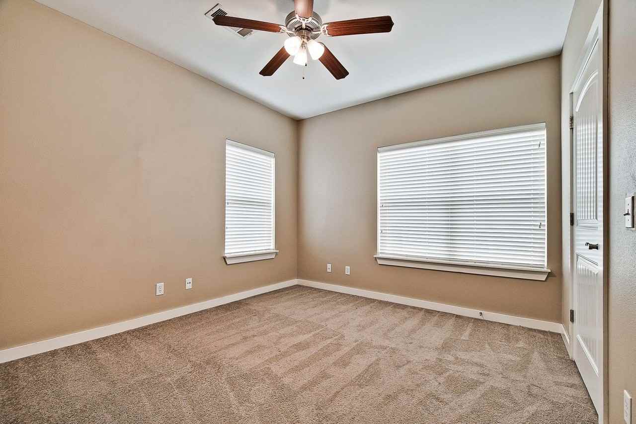 Rochester Circle - Photo 4 of 43