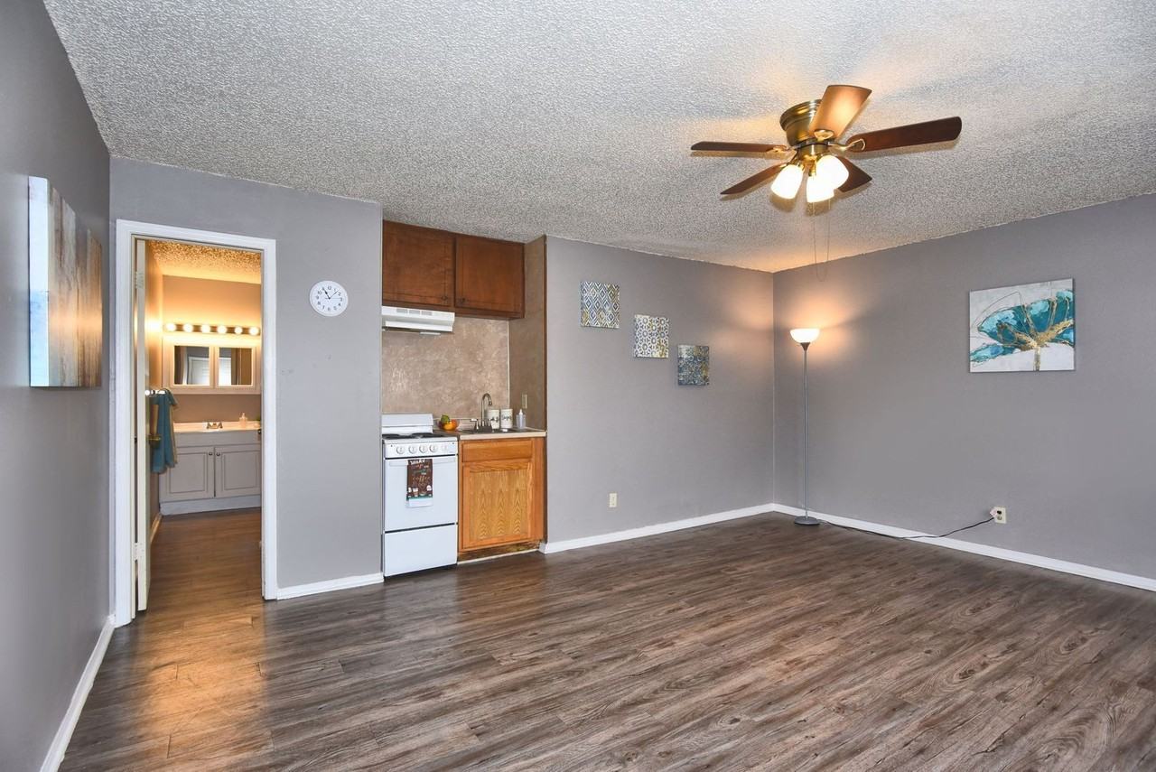 South Point Apartments - Photo 3 of 11