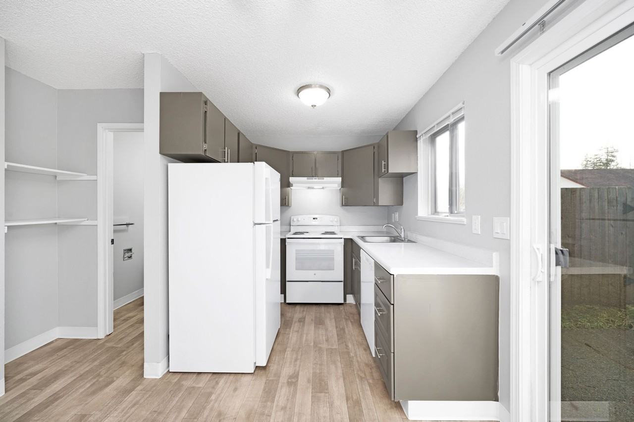 Wetherburne Square Townhomes - Photo 7 of 50