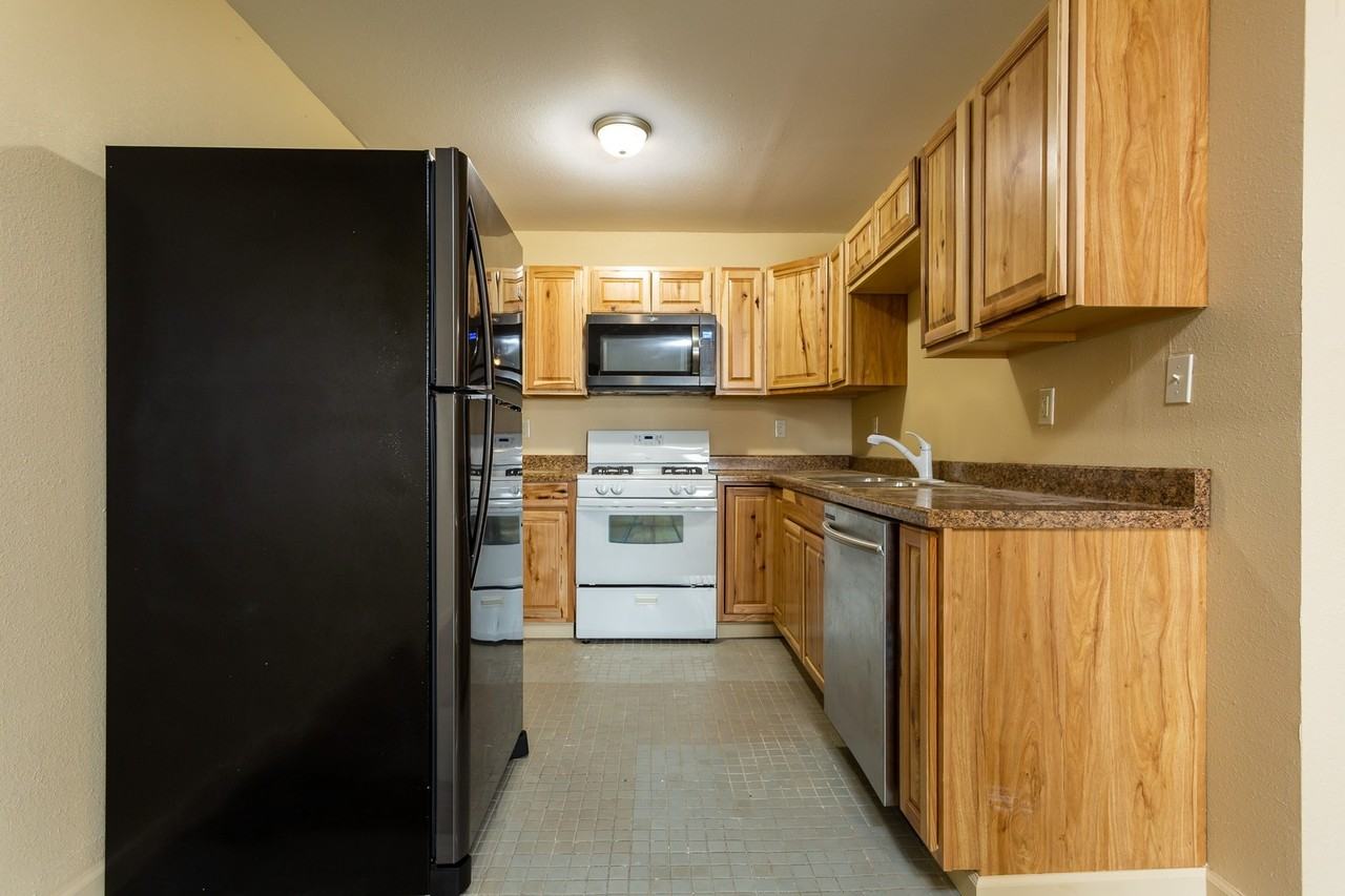 Willow Place - Photo 4 of 8