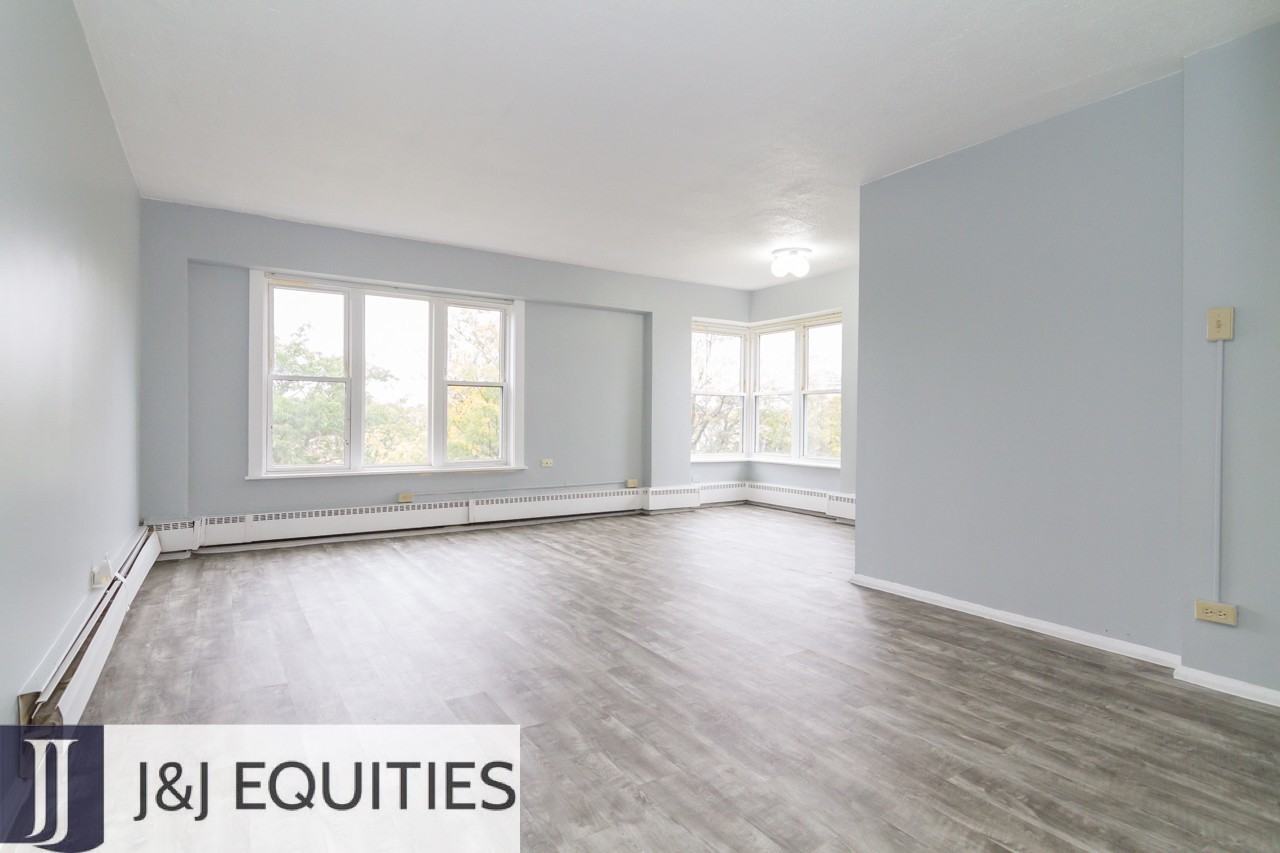 7333 Ridge - Photo 4 of 50