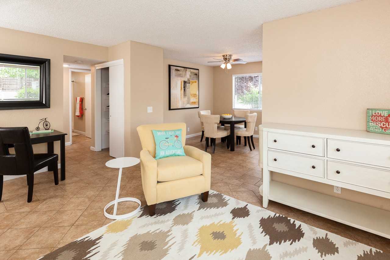 Campus Court Apartments - Photo 2 of 7