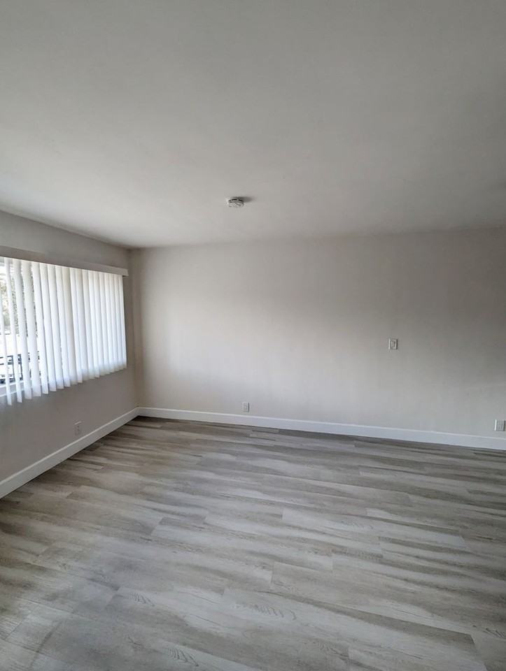 Vista Capri Apartments in Kearny Mesa - Photo 7 of 41