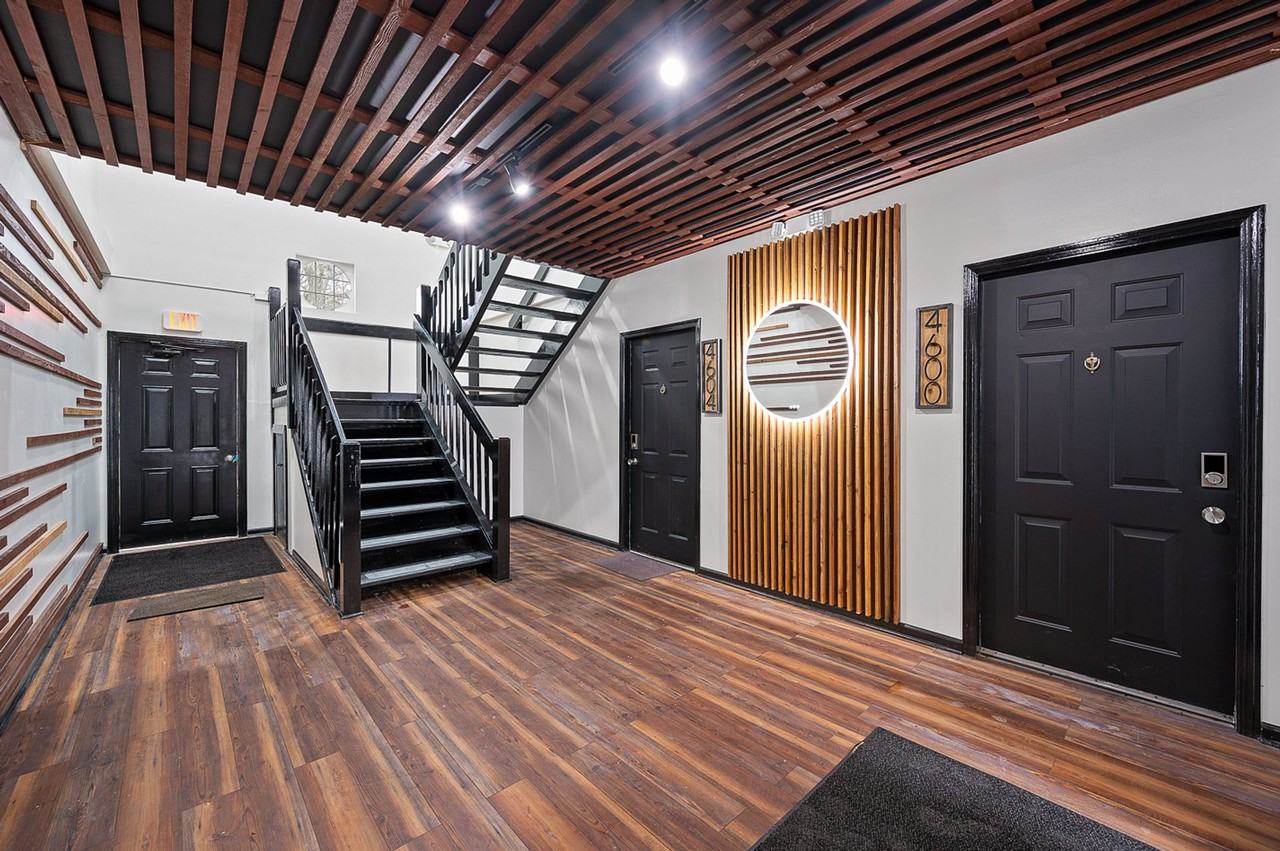 860 East - Photo 5 of 46