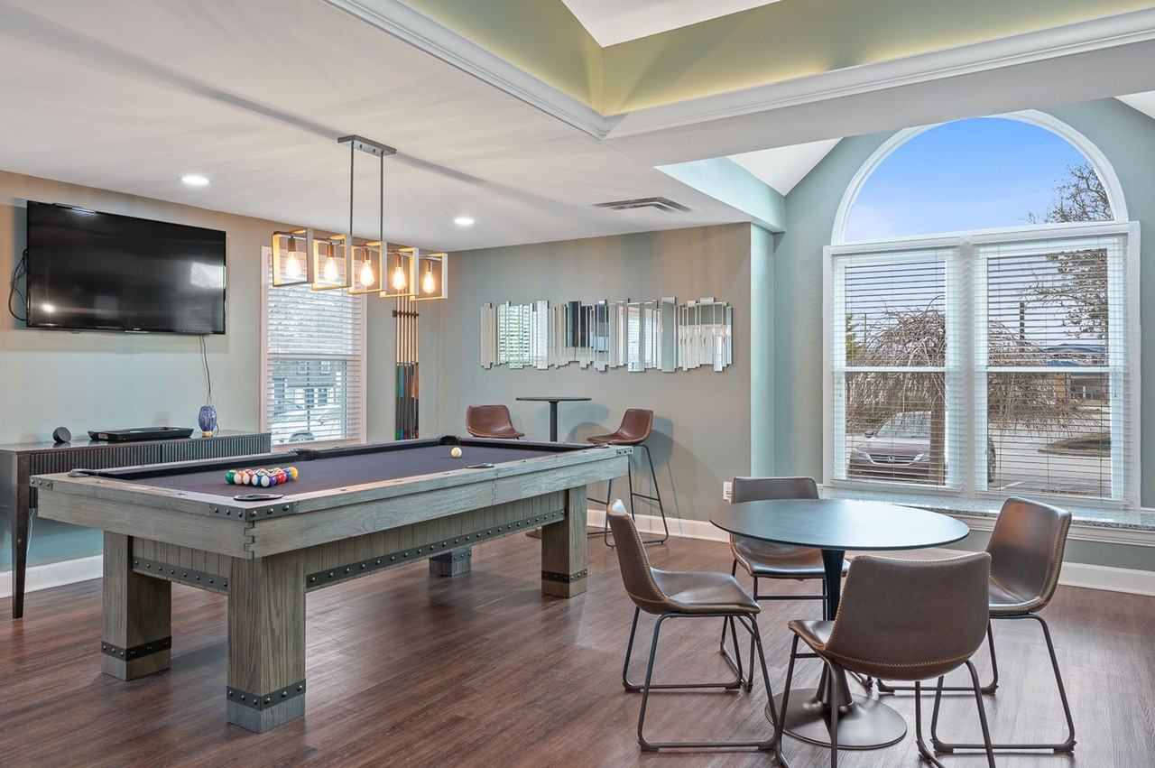 860 East - Photo 6 of 46