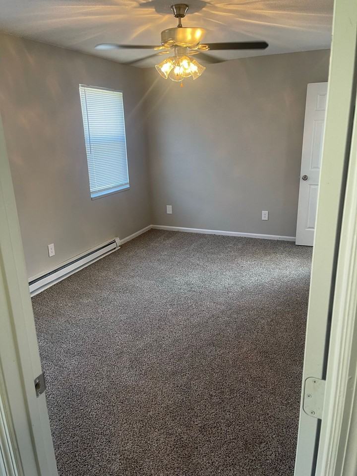 Colonial Park I - Photo 3 of 6