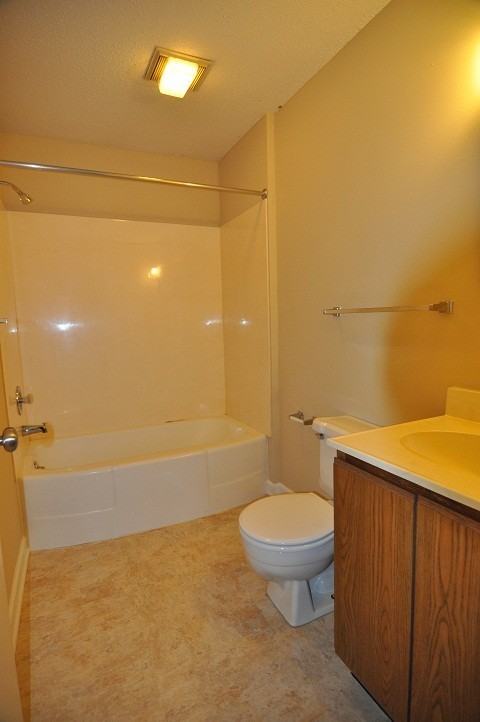 300 E. Fairlawn - Photo 3 of 7