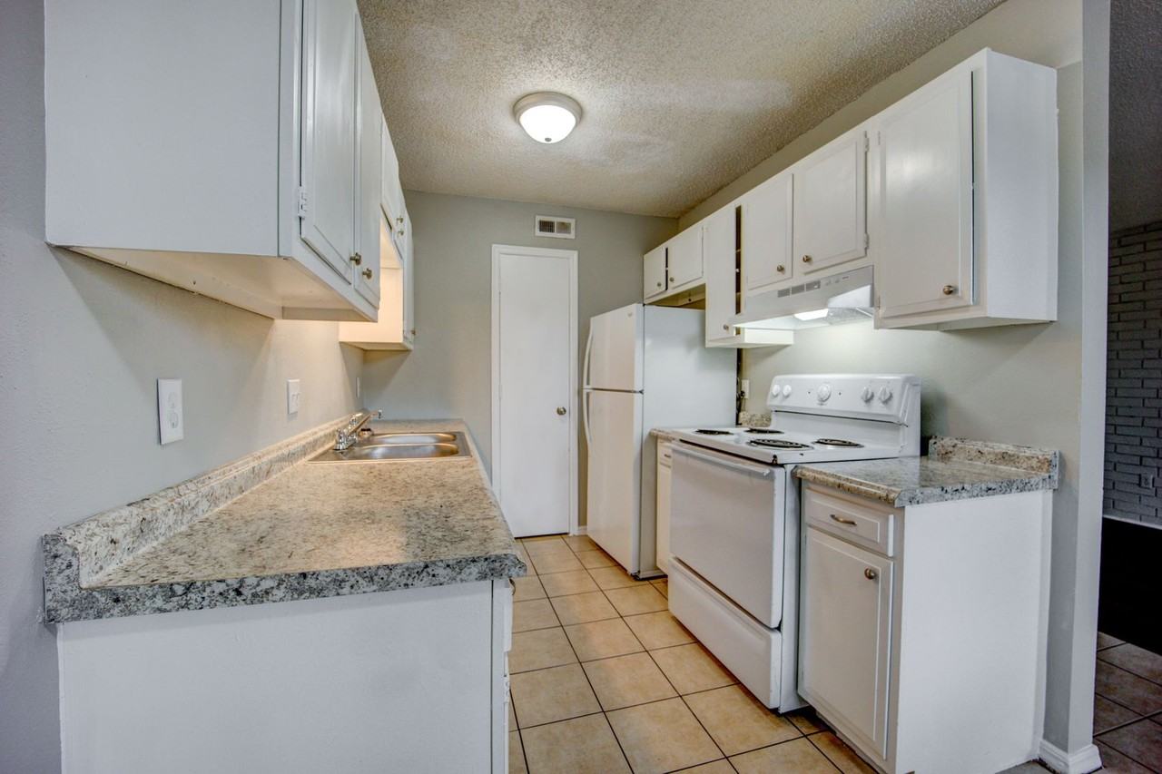 The Dogwood: 1 & 2 Bedroom Apartments - Photo 2 of 33