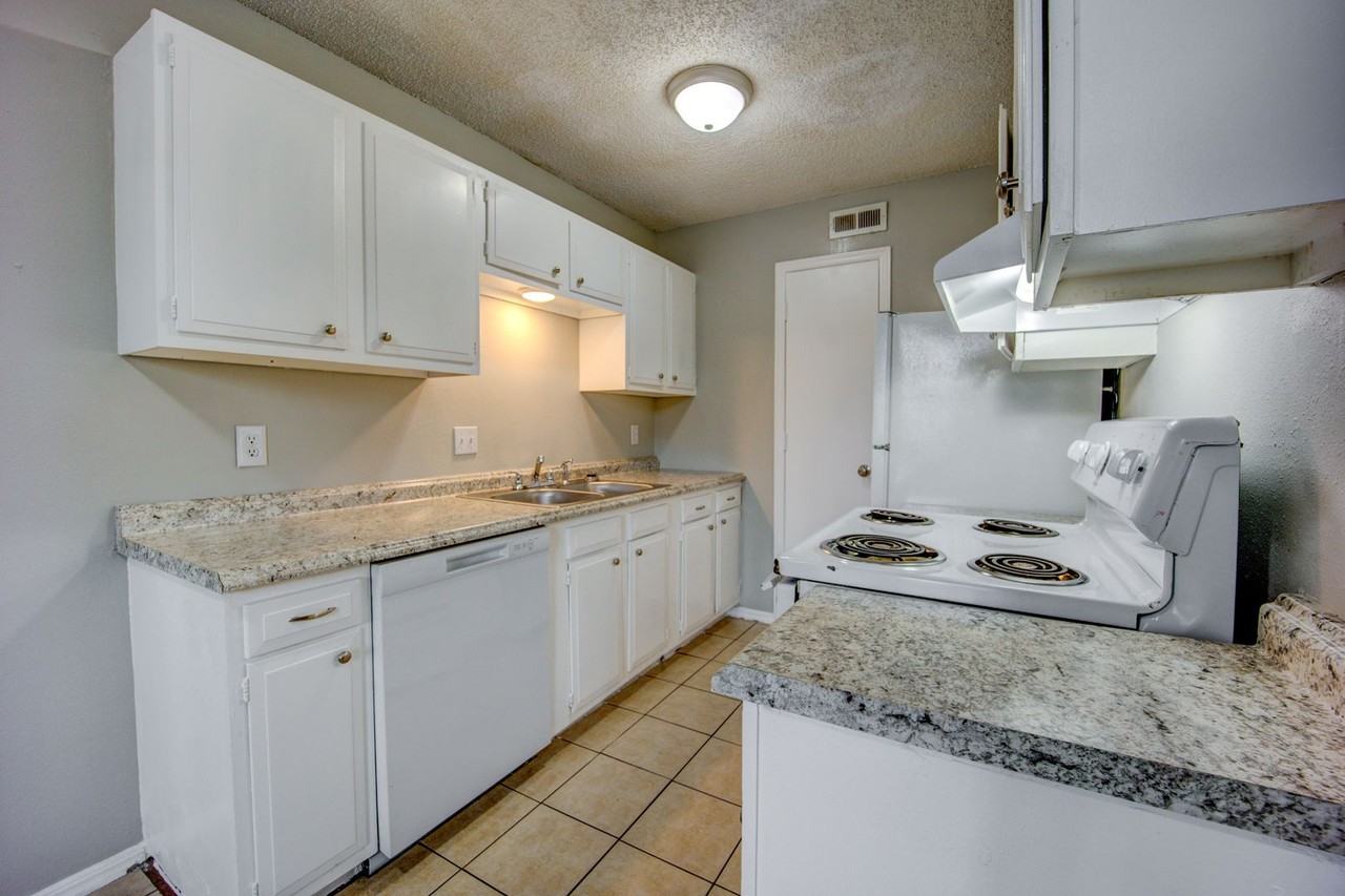 The Dogwood: 1 & 2 Bedroom Apartments - Photo 3 of 33