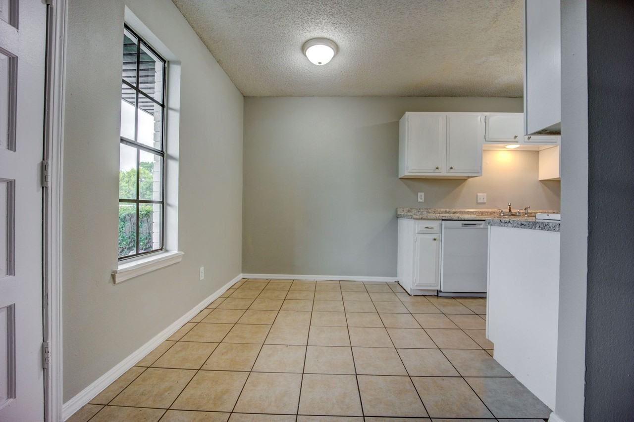 The Dogwood: 1 & 2 Bedroom Apartments - Photo 4 of 33