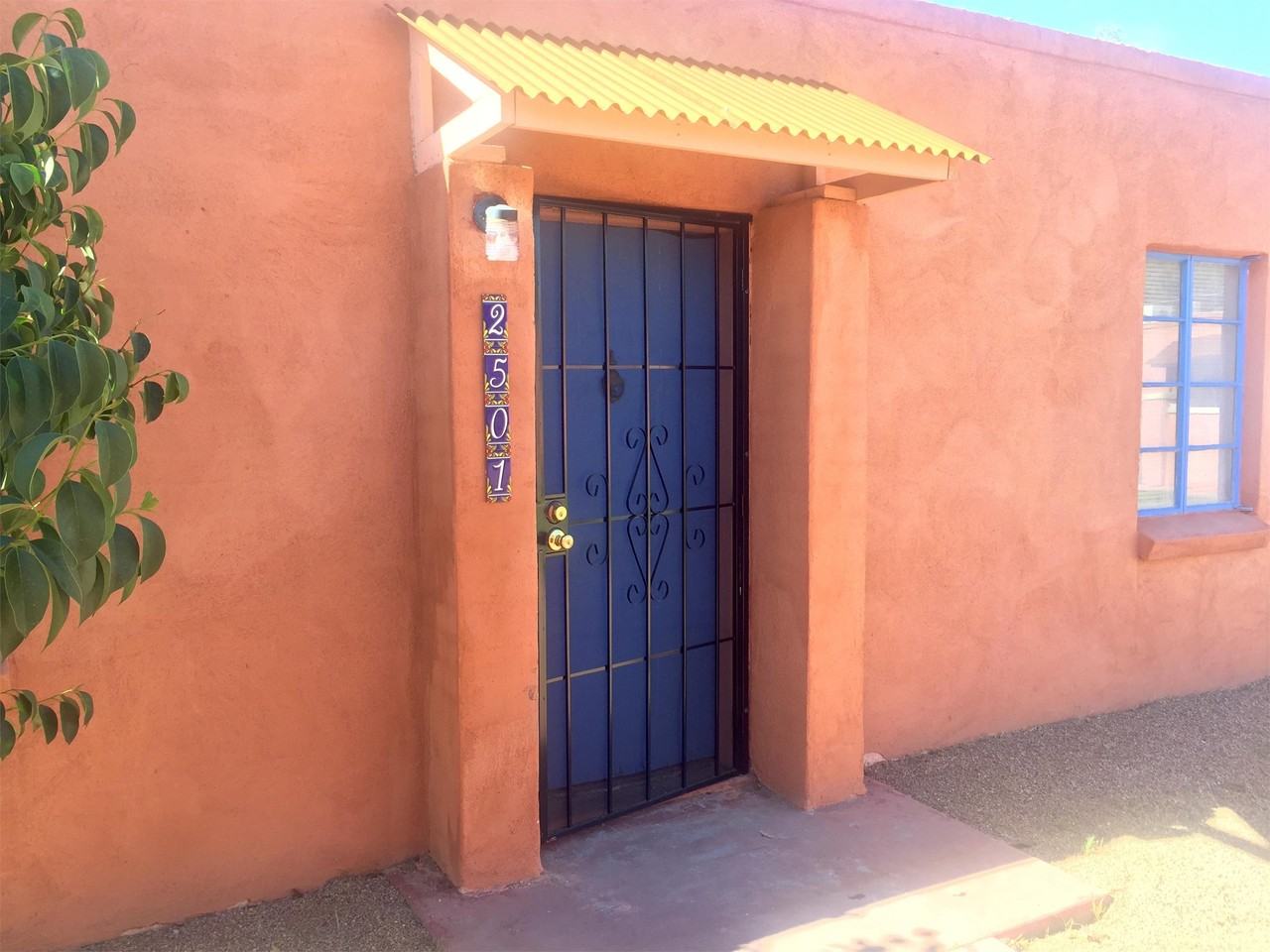 2501 E Blacklidge Dr #2501 - Photo 2 of 25