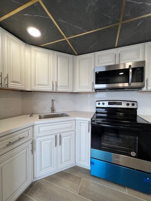 1021 Crystal Lake Dr - Photo 2 of 15