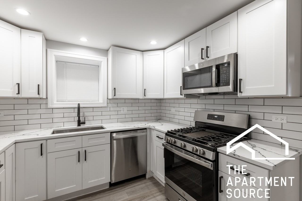 4319 N Francisco Ave #G - Photo 2 of 16