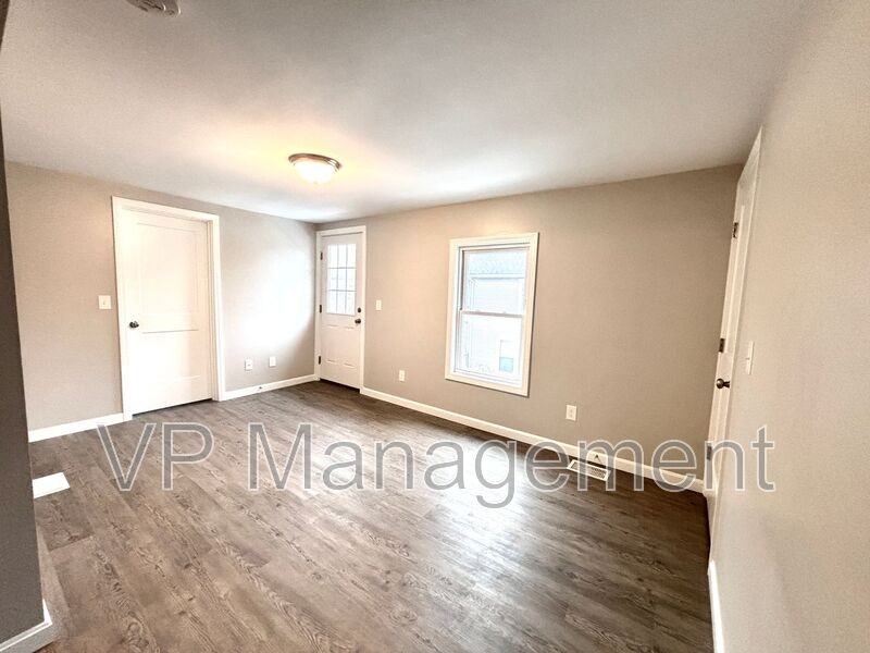 71 Notre Dame St #2 - Photo 3 of 7