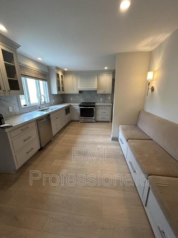 234 Harding Pl - Photo 3 of 14