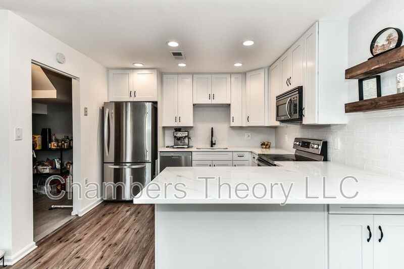 1110 N Randolph St - Photo 3 of 33