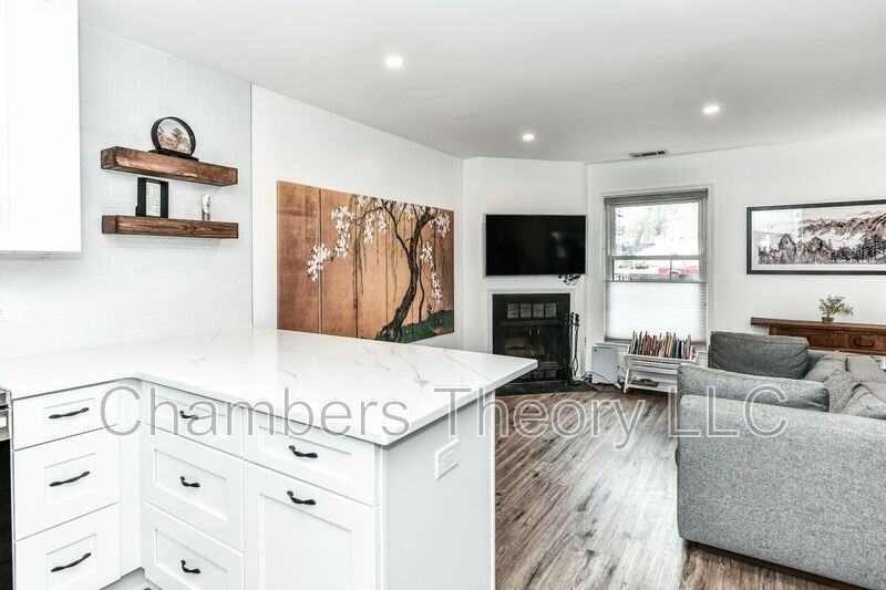 1110 N Randolph St - Photo 5 of 33