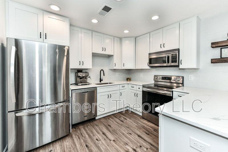 1110 N Randolph St - Photo 6 of 33