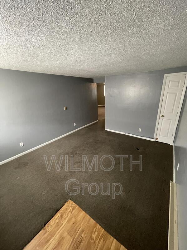 812 S Cherry St #B - Photo 2 of 9
