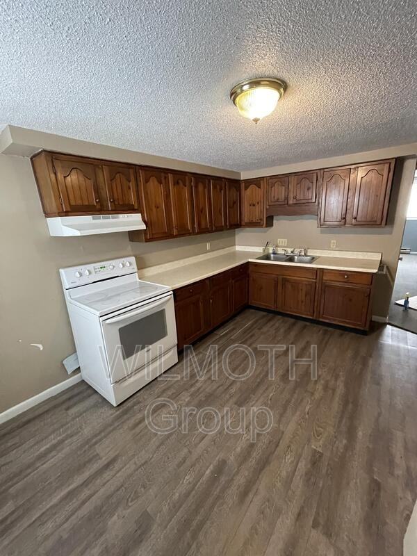 812 S Cherry St #B - Photo 3 of 9