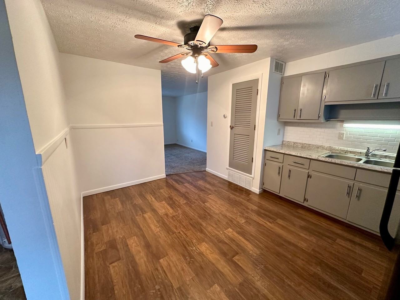 160 & 168 Oregon (JC Lofts) - Photo 2 of 10