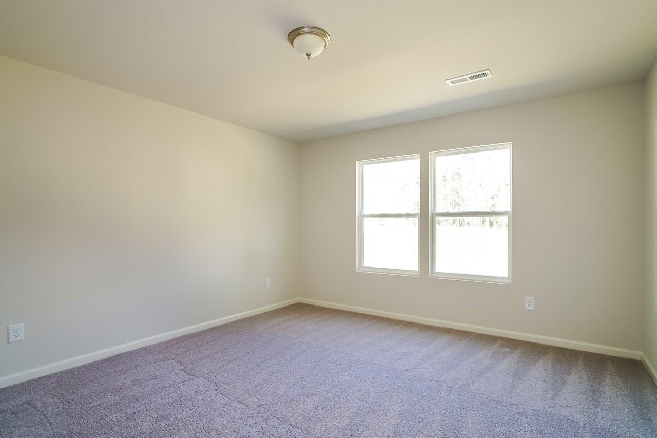 676 Savanac St SE - Photo 7 of 15