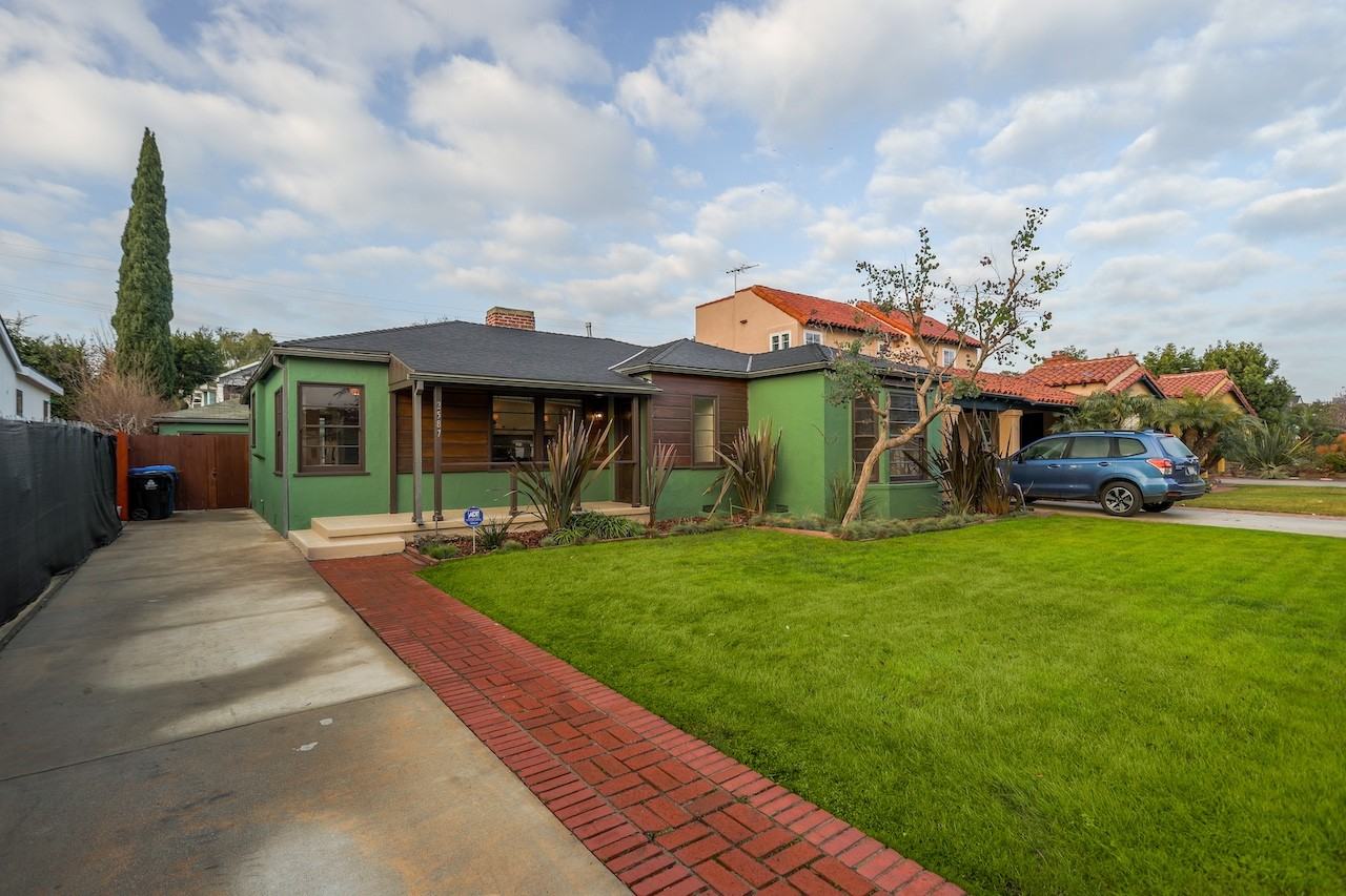 2587 South Westgate Avenue - Photo 2 of 29