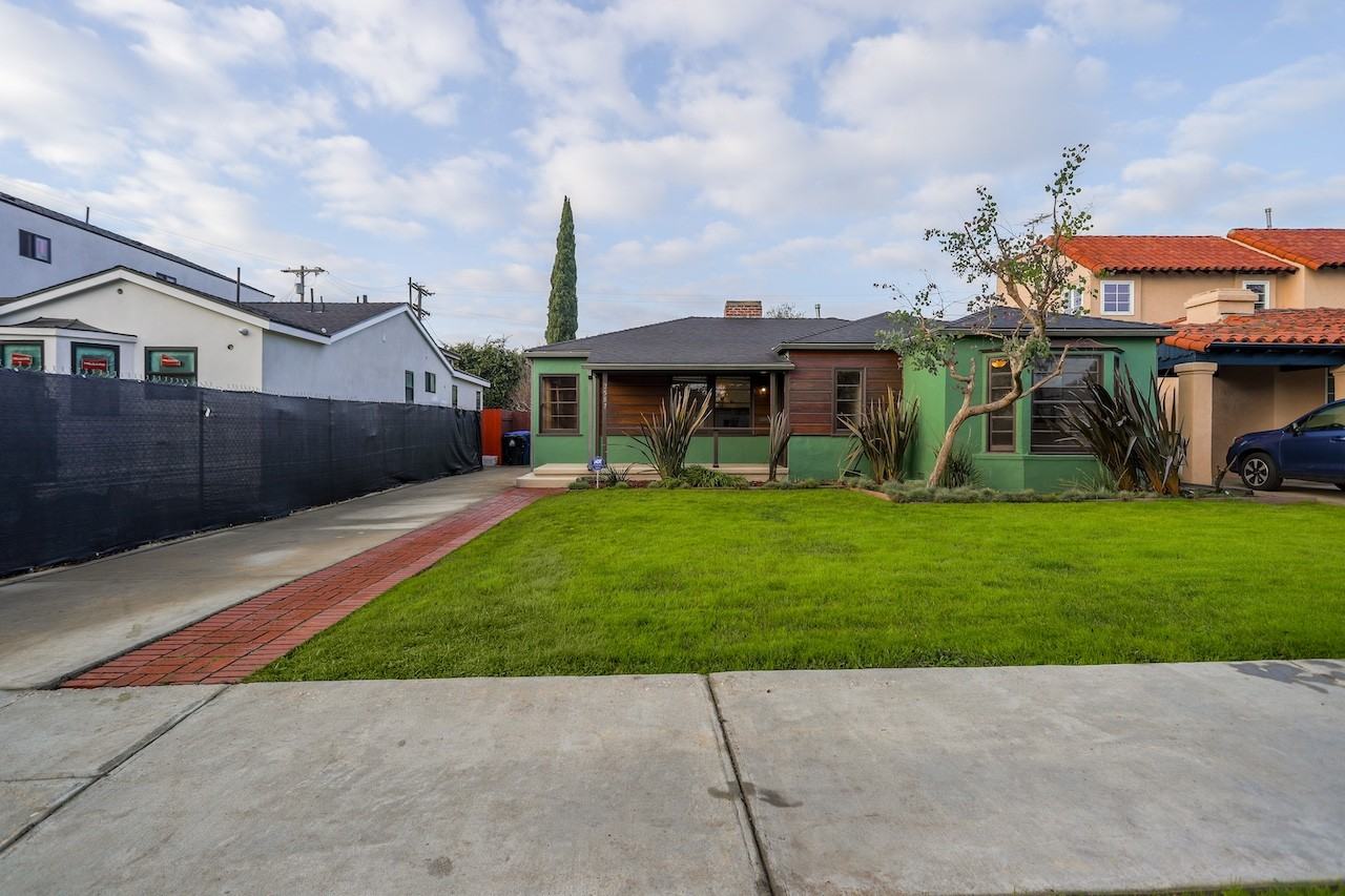 2587 South Westgate Avenue - Photo 3 of 29