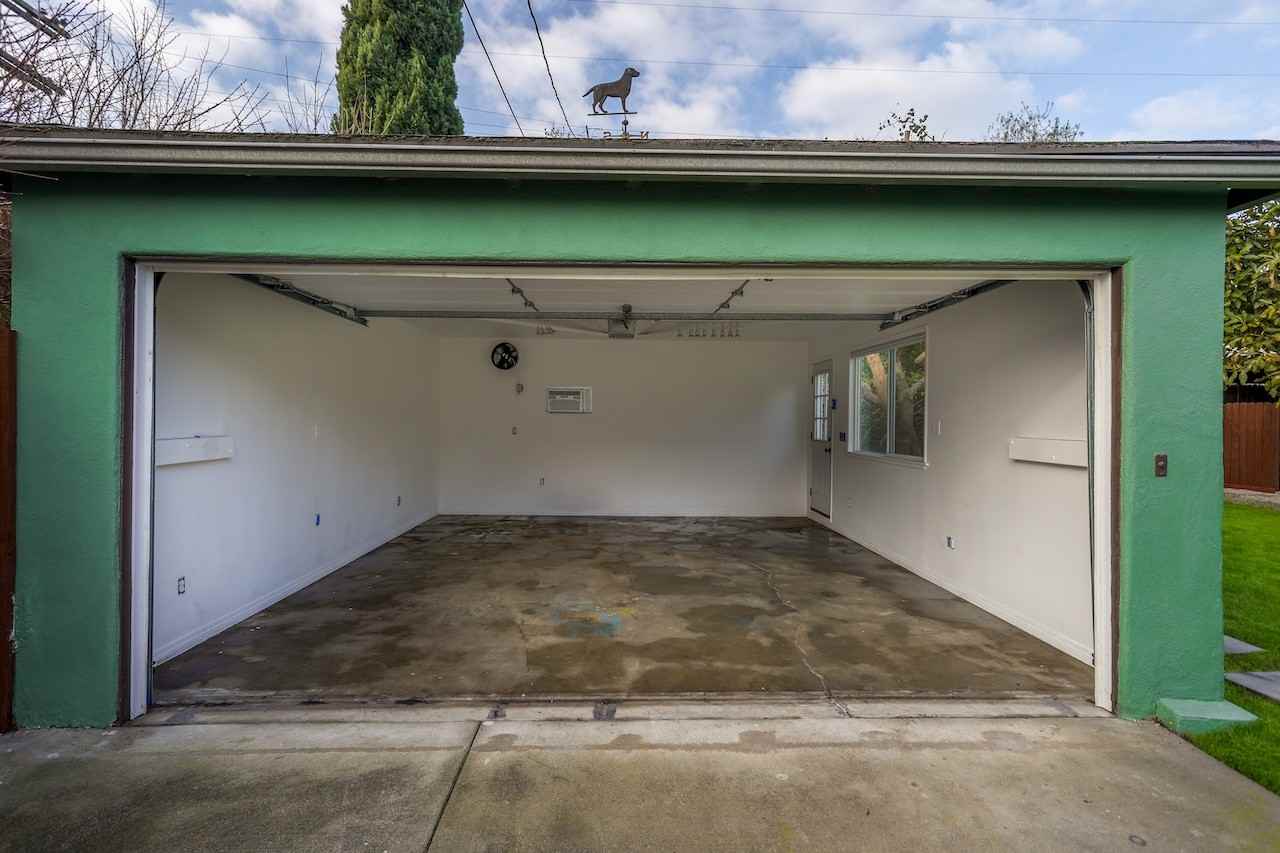 2587 South Westgate Avenue - Photo 7 of 29