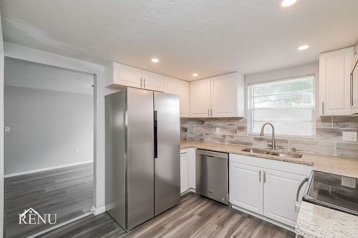 4753 Daphne St - Photo 2 of 17