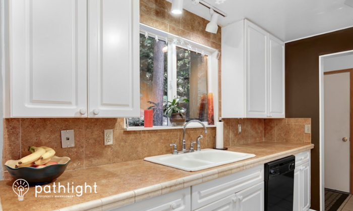 420 Sw Forest Pl - Photo 3 of 13