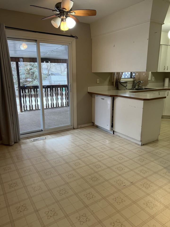 11 Krivel Cres #A - Photo 4 of 8