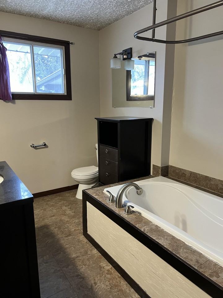 11 Krivel Cres #A - Photo 7 of 8