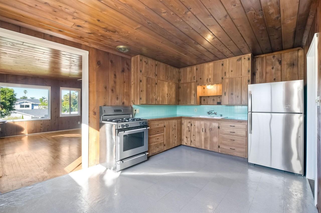 721 Arden Dr #1 - Photo 5 of 27