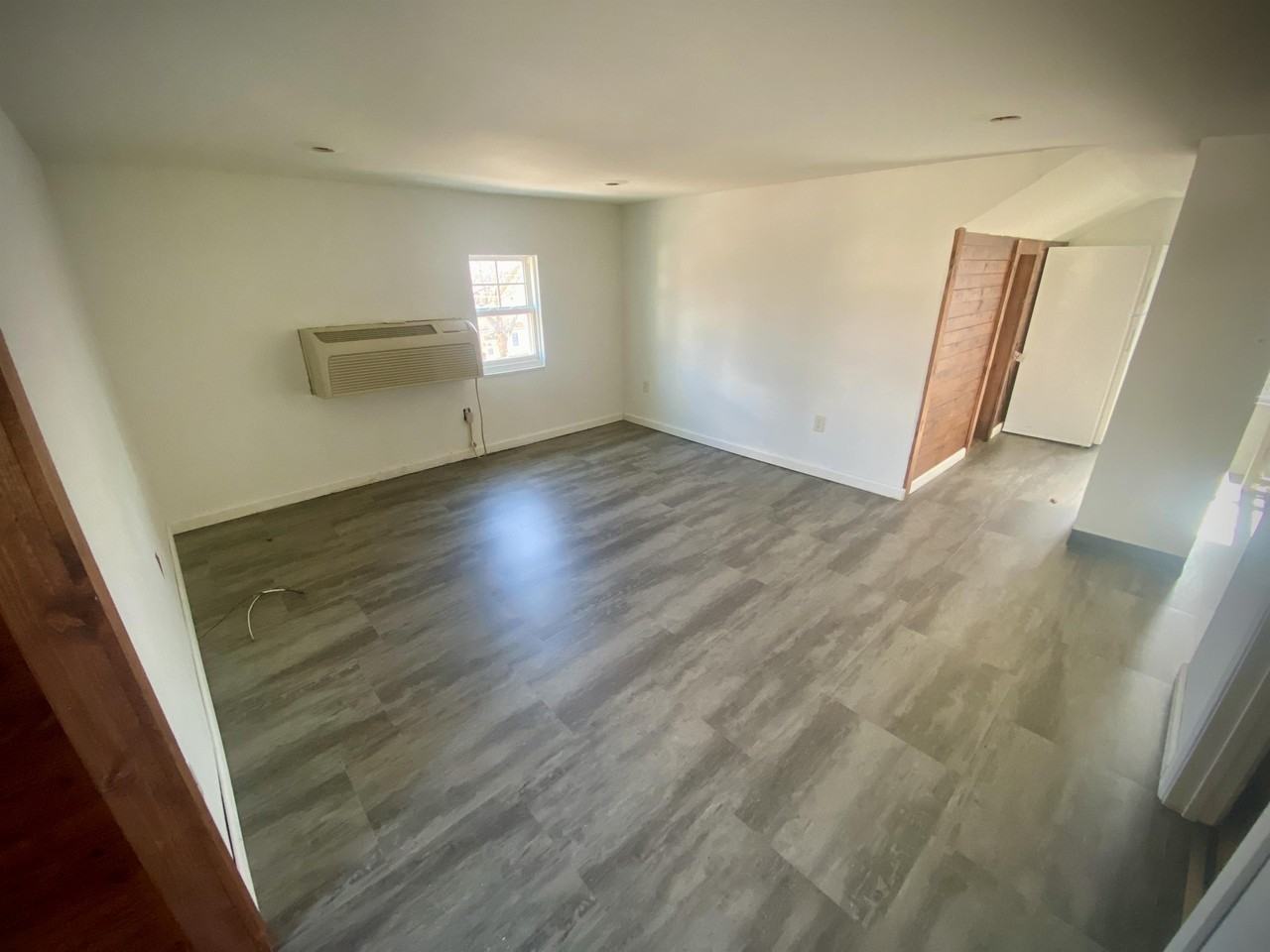 1825 Bloomfield Rd #3 - Photo 2 of 7