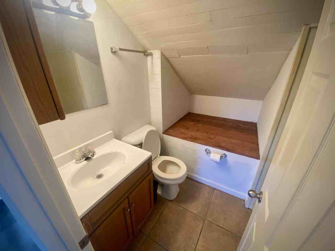 1825 Bloomfield Rd #3 - Photo 6 of 7