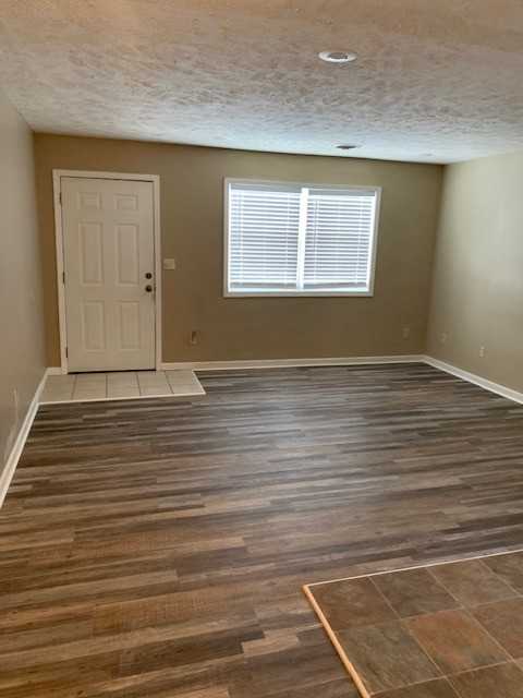 415 Packing House Rd #8 - Photo 3 of 10