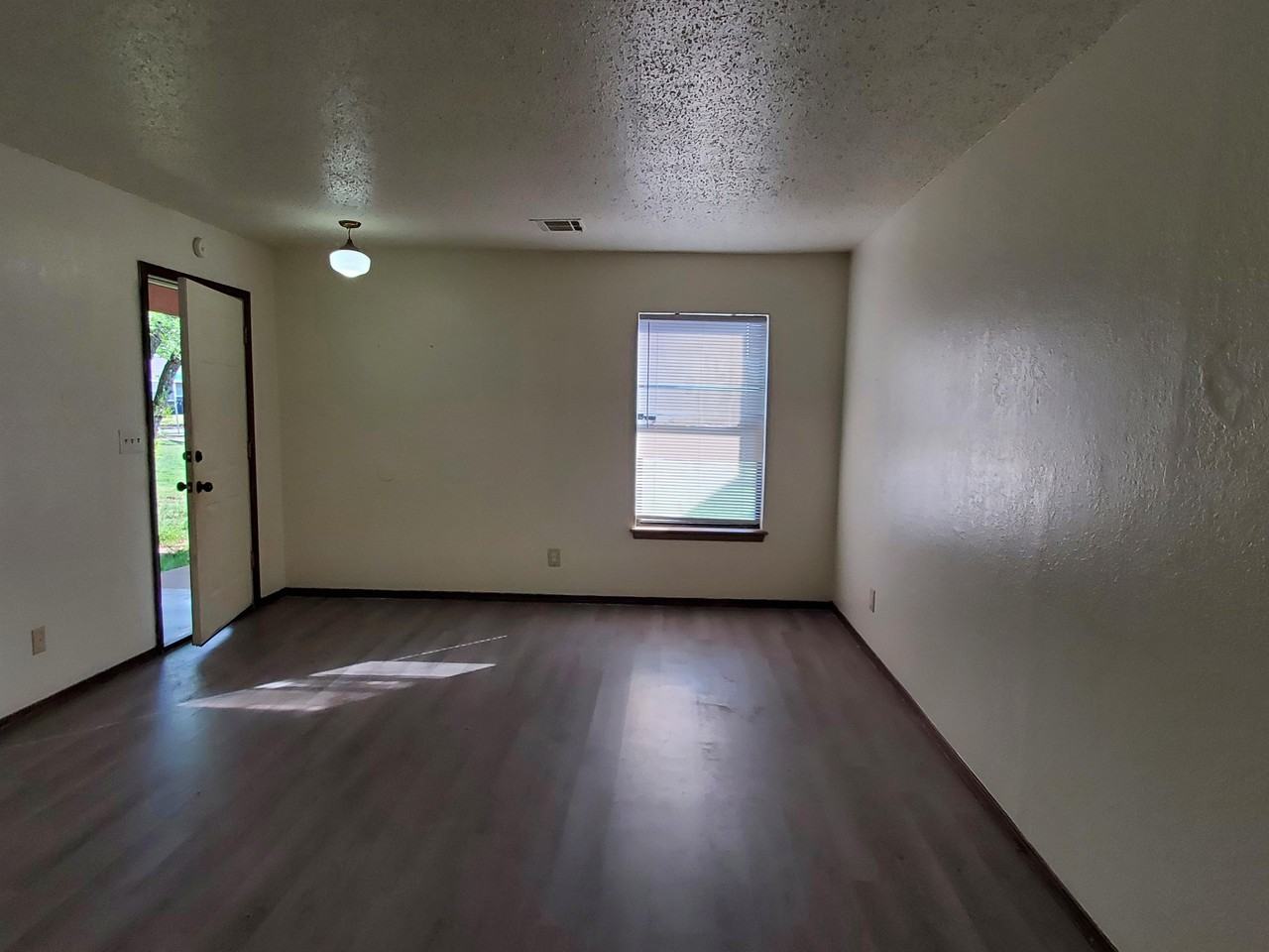 1306 Nancy Dr #1 - Photo 3 of 18