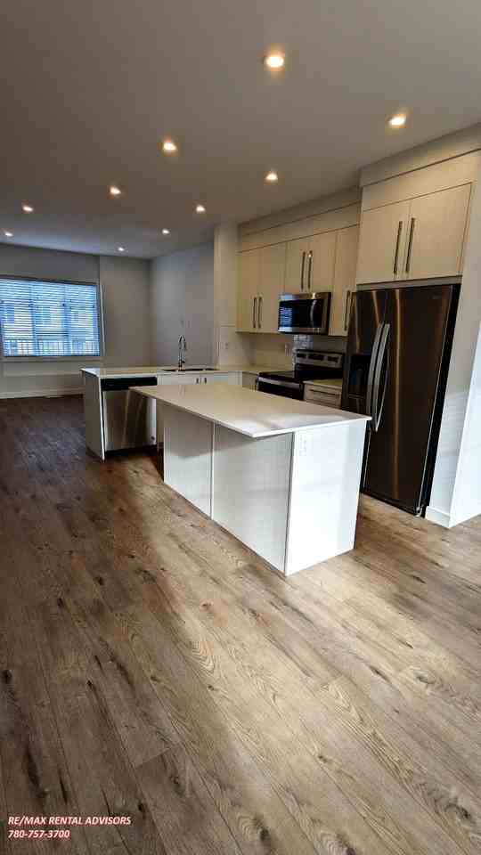 625 Savanna Blvd Ne - Photo 3 of 18