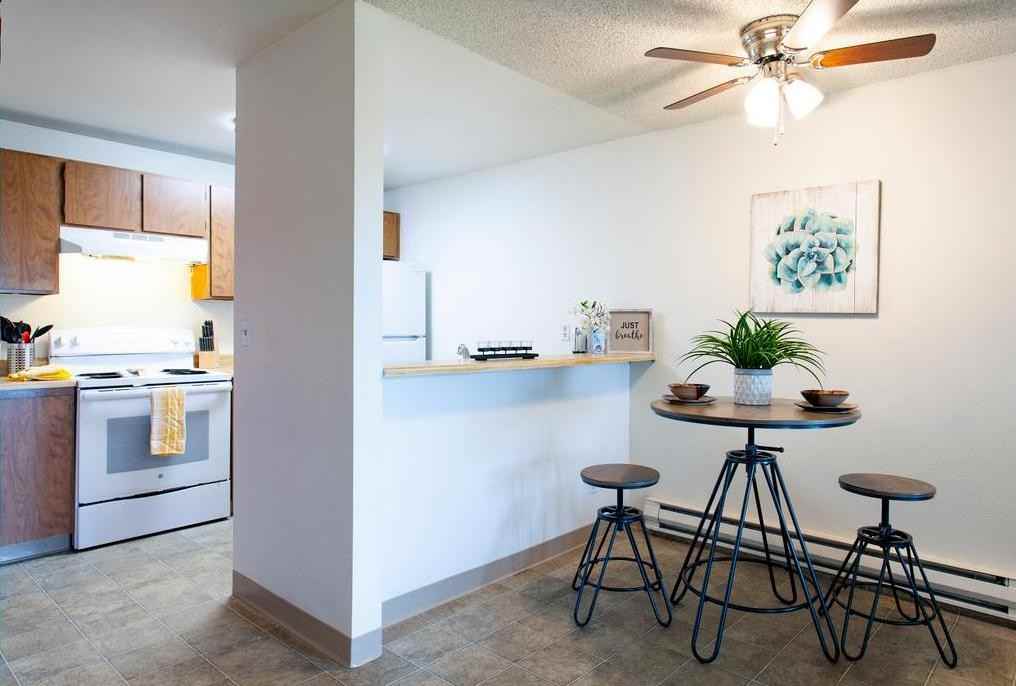 302 Greentree Ct - Photo 2 of 8