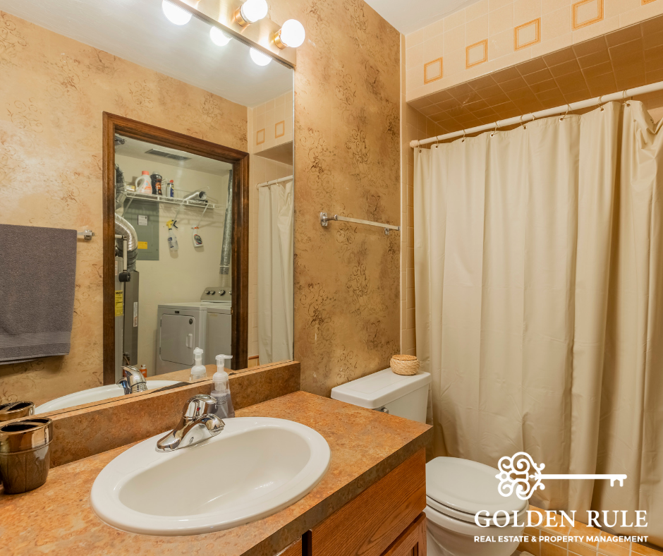 4306 Ne 17th Ter - Photo 3 of 12