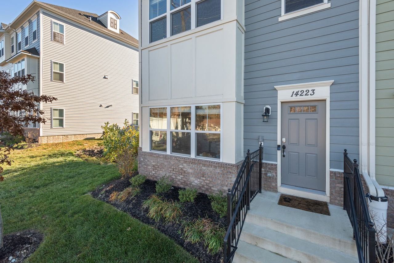 14223 Travilah Rd #1 - Photo 3 of 35