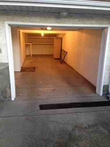 9765 176 St Nw - Photo 3 of 17