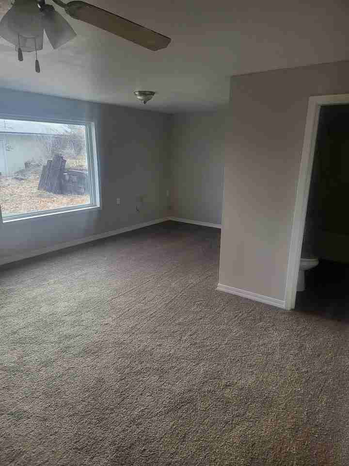 175 6th Ave W - Photo 2 of 3