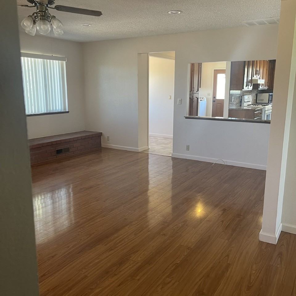 10679 E Peltier Rd - Photo 3 of 23