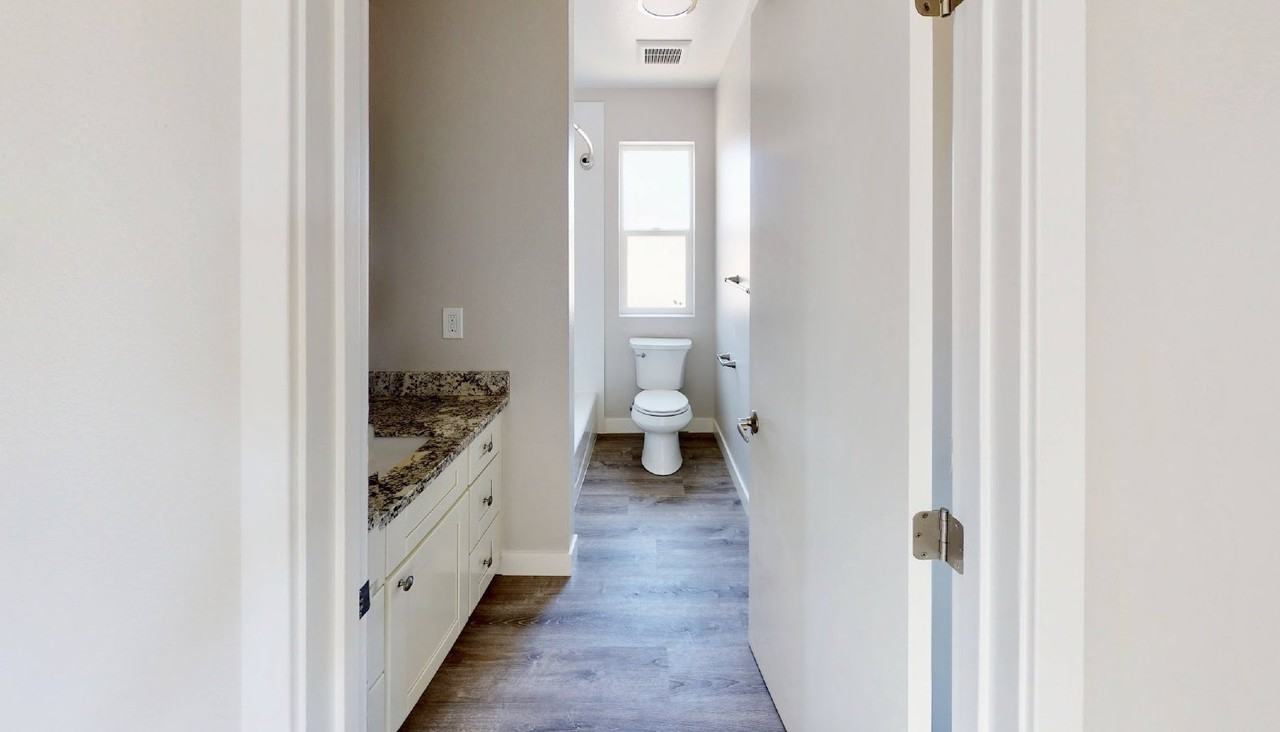 210 Plymouth St - Photo 2 of 14