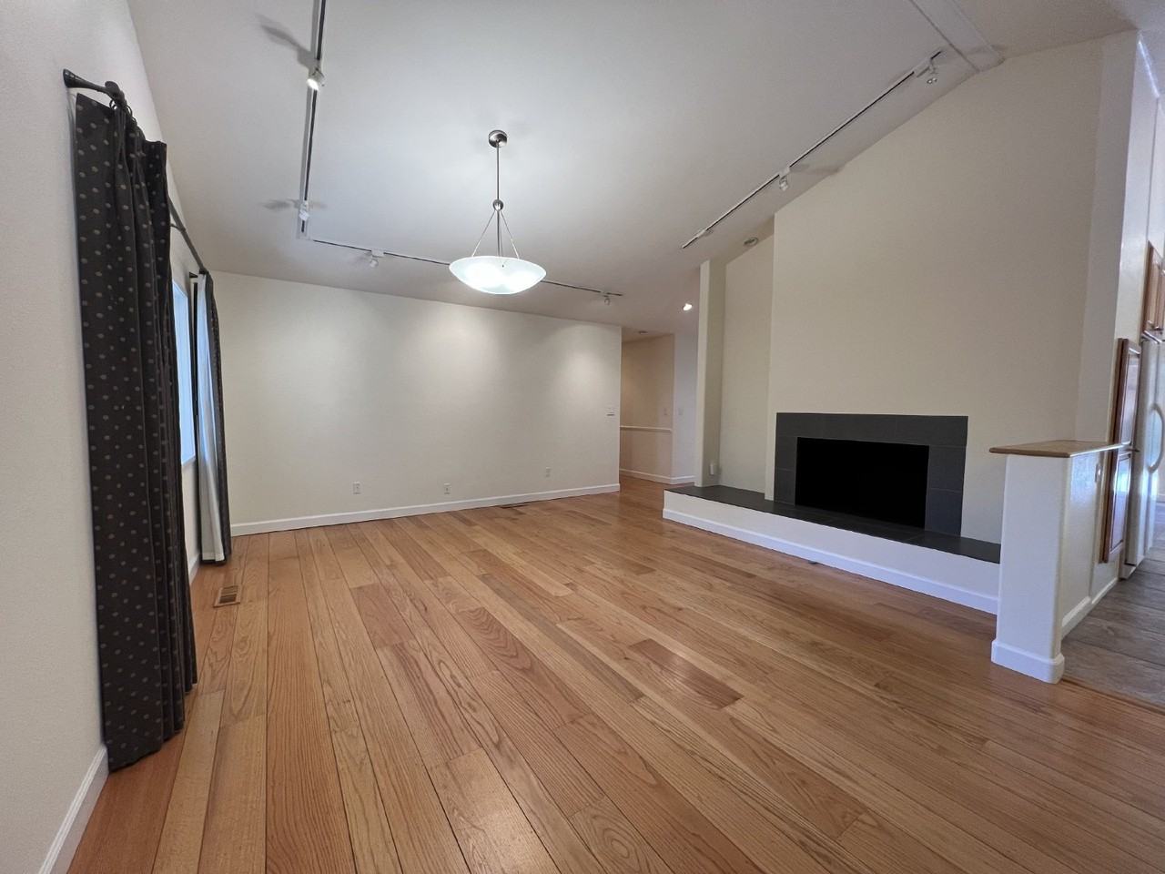 200 Forbes Ave - Photo 2 of 21