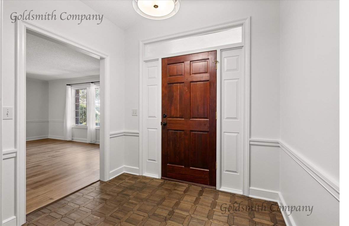 208 Yellow Poplar Ct - Photo 2 of 15