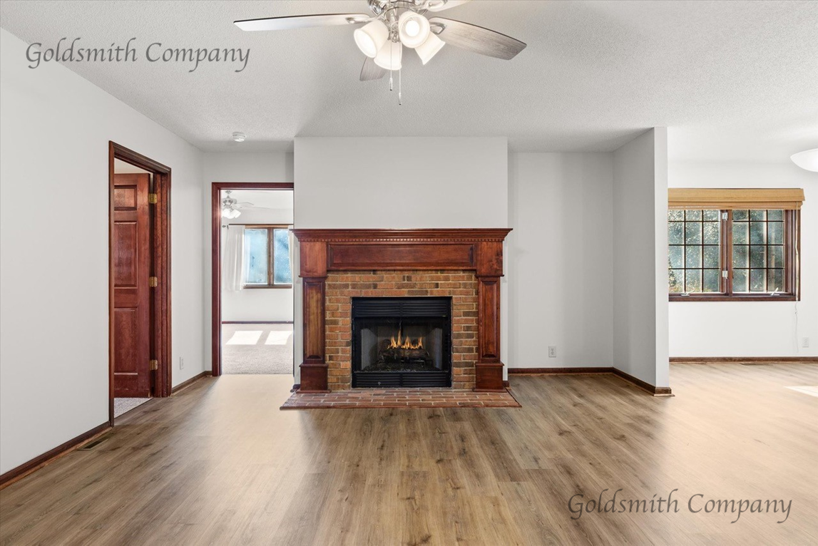 208 Yellow Poplar Ct - Photo 3 of 15