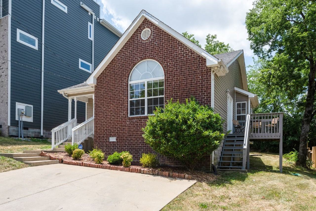 527 31st Ave N - Photo 3 of 31